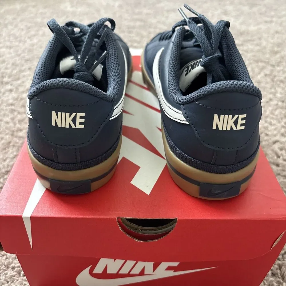 Nike court legacy